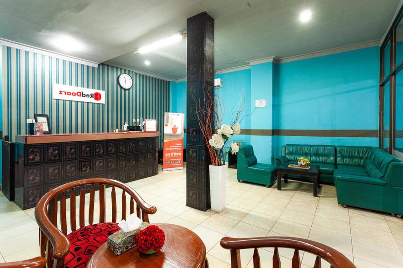 Reddoorz Near Yuki Simpang Raya Mall Medan 2 Εξωτερικό φωτογραφία